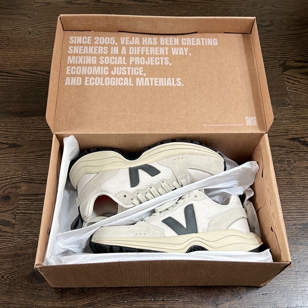 Veja Venturi Sneakers in Gravel Grafite sz 37